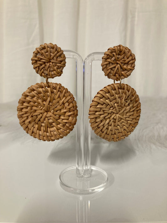 Boucles d'oreilles Ibiza en rotin – Tressées, style bohème chic