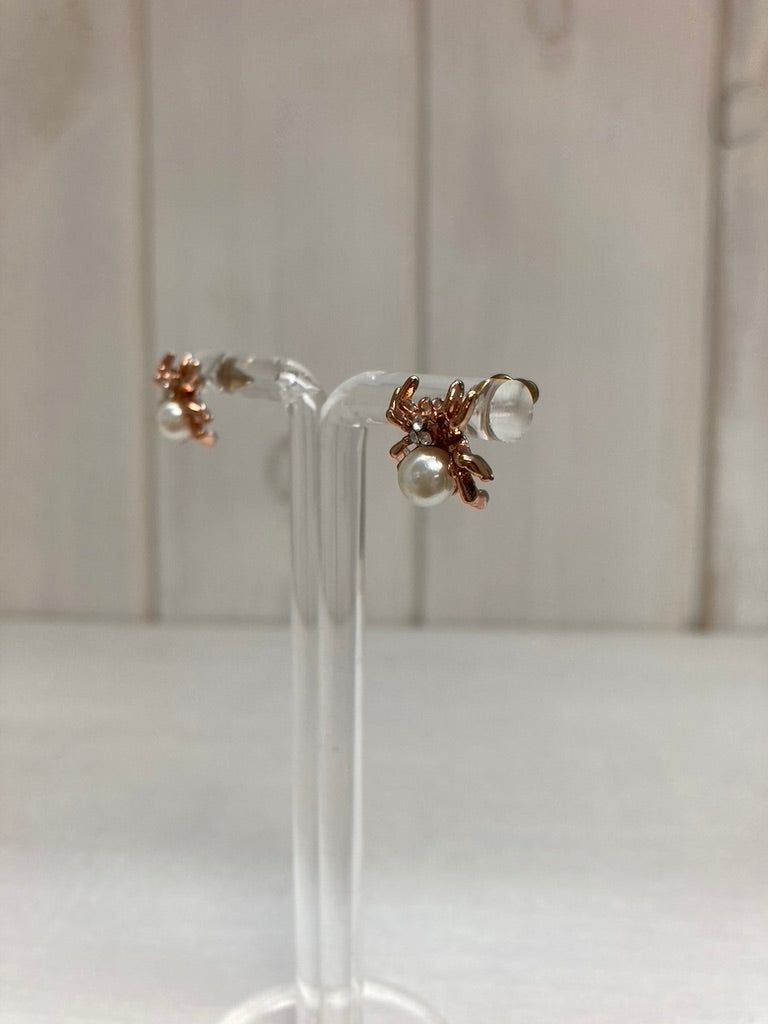 Pearl Crab Charm Oorstekers