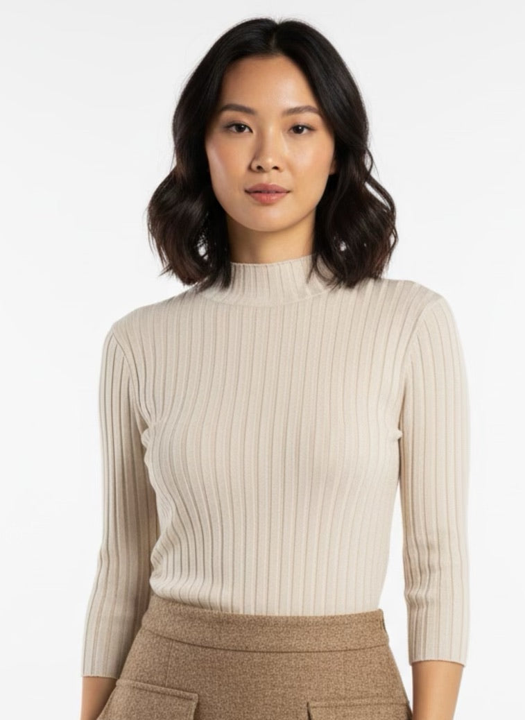 Light beige sweater with long sleeves