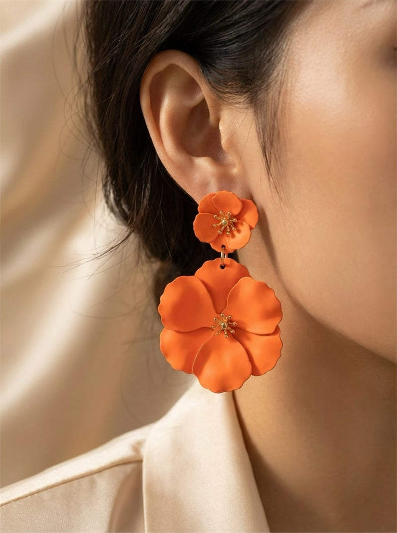 Coral Blossom Statement Oorbellen – Oranje Bloemenoorbellen