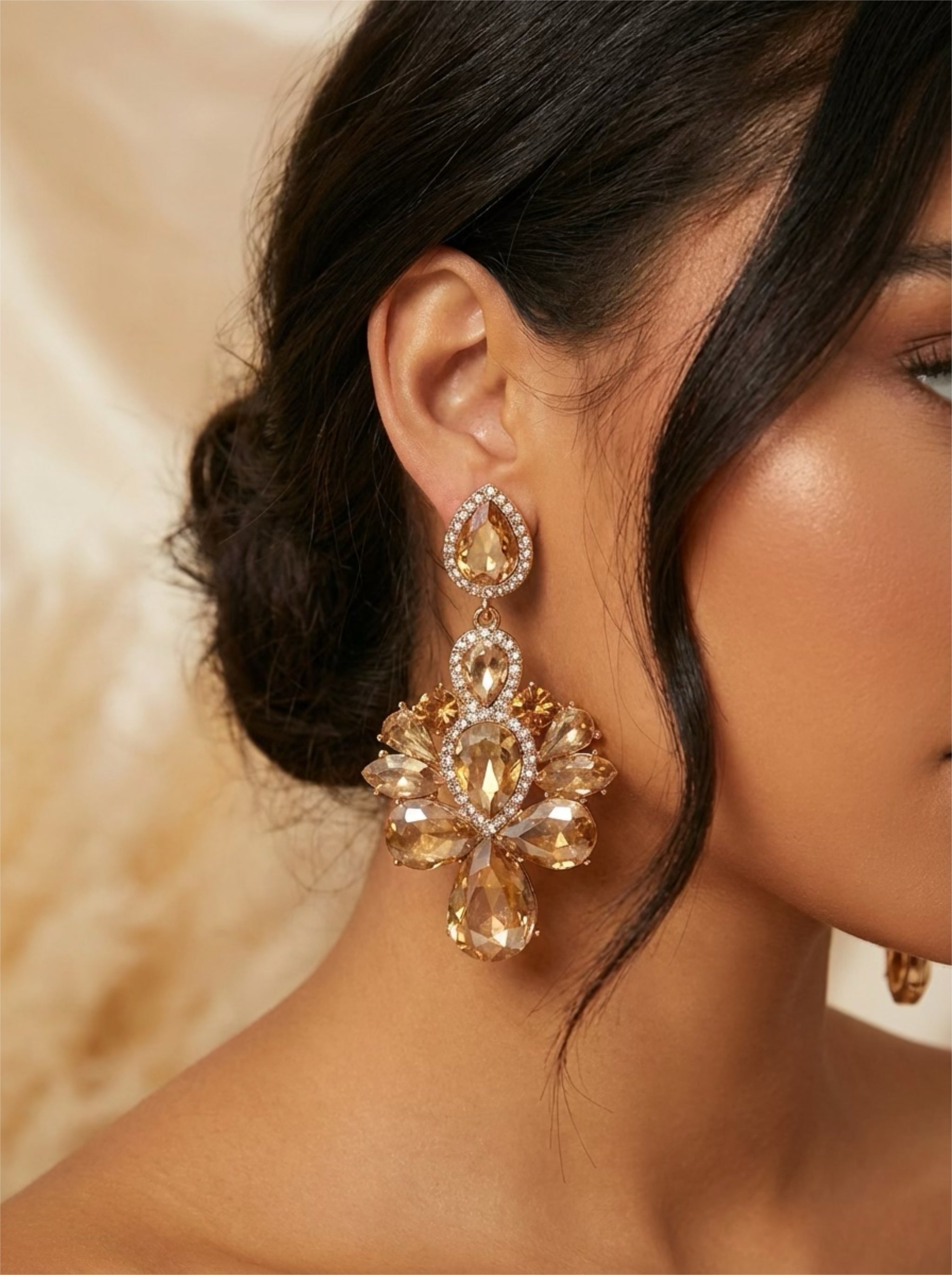 Oorbellen elegante kristallen bloem met druppel goud