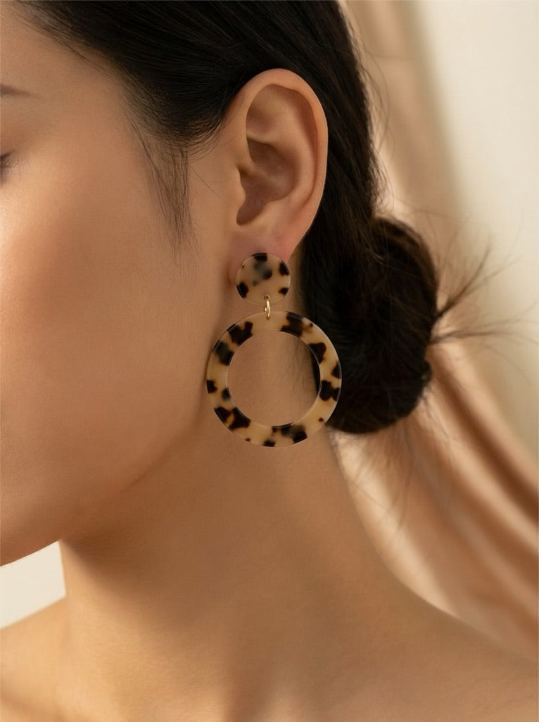 Monaco Tortoise Hoops – Beige Statement Oorbellen