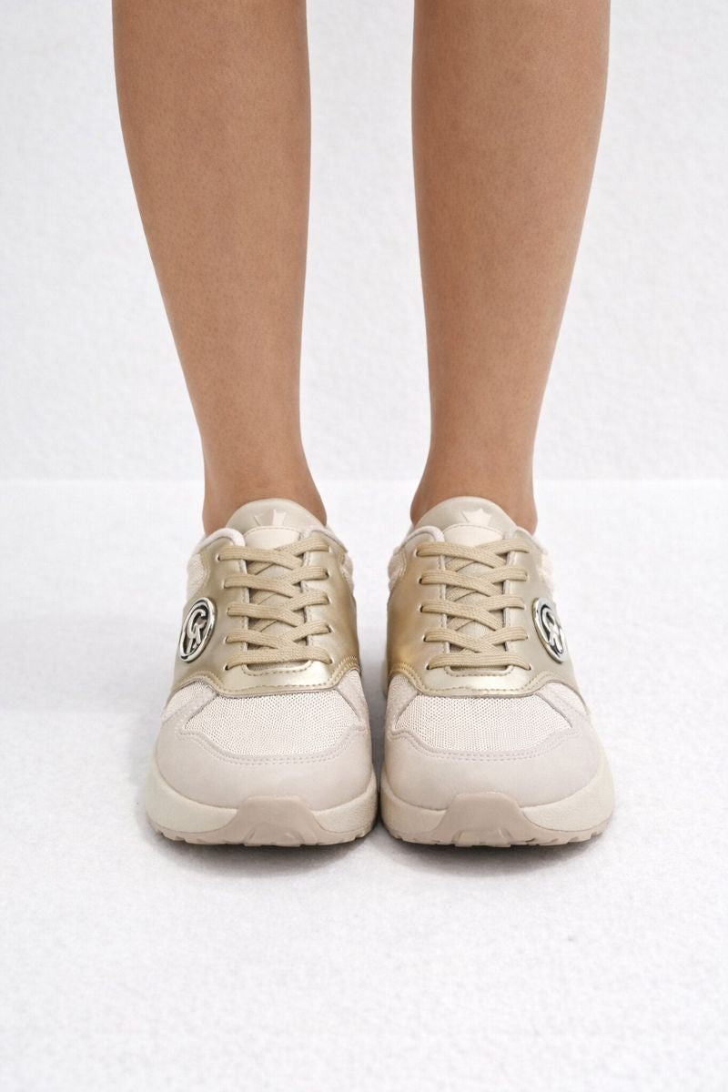 Mulanka Beige & Gouden Dames Sneaker – Comfortabele Fashion Sneaker met Gouden Details