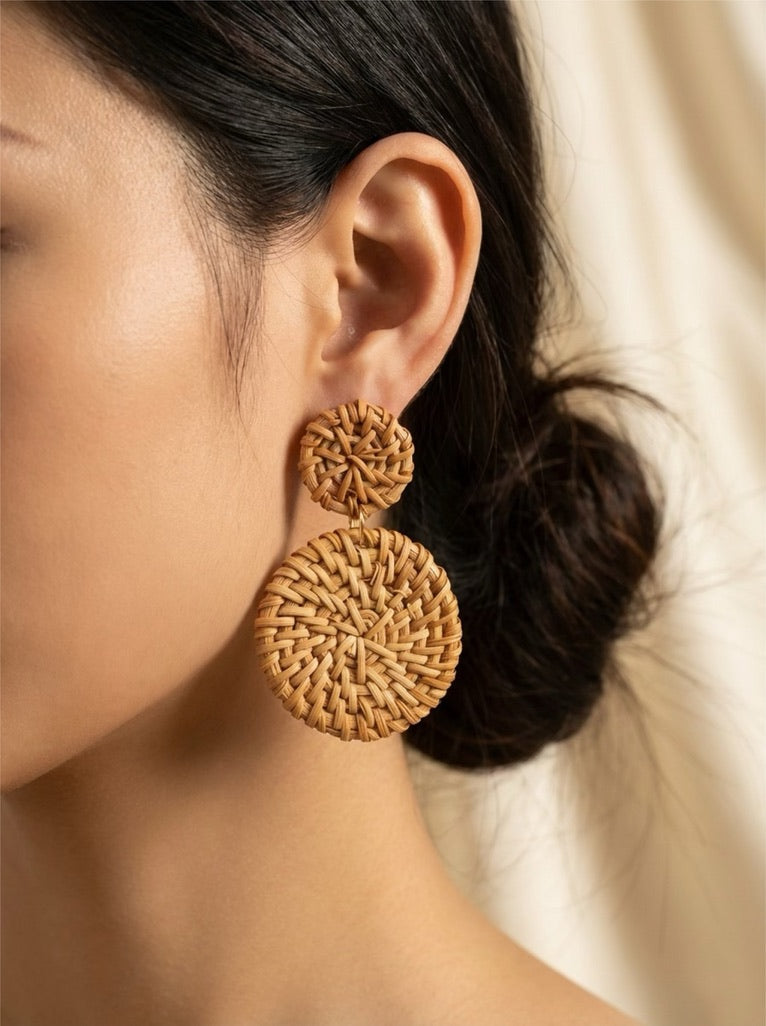 Boucles d'oreilles Ibiza en rotin – Tressées, style bohème chic