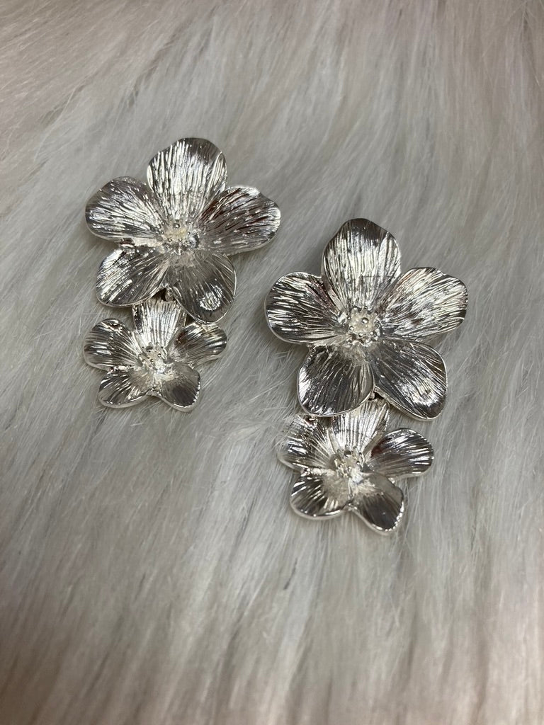 Oorhanger 2 bloemen zilver