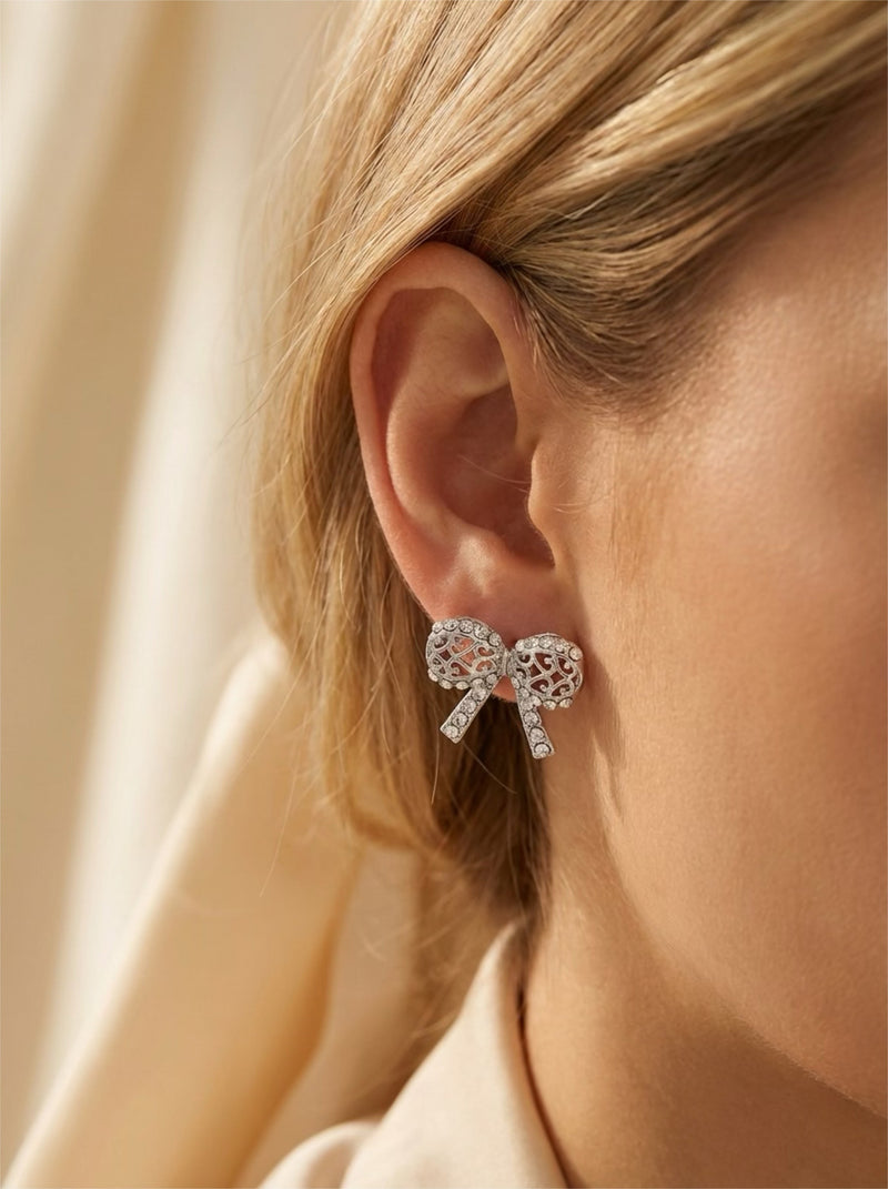 Crystal Bow Oorstekers – Zilveren Strik met Zirkonia