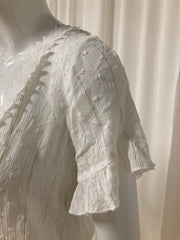 Kilky Witte Korte Jumpsuit met Gouden Strepen en Kant