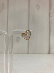 Pearl Heart Oorstekers – Gouden Hartjes met Parelmoerglans