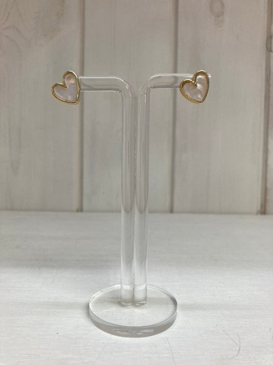 Puces d’oreilles Cœur de Nacre – Petits cœurs dorés au lustre nacré