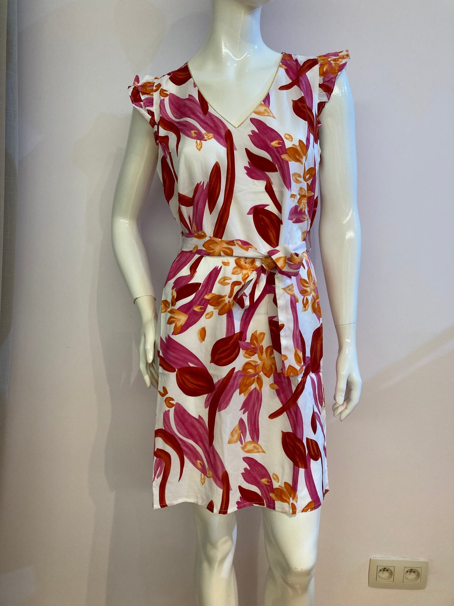 Lina Bloom Jurk – Elegante Bloemenprint Jurk met Taillelint