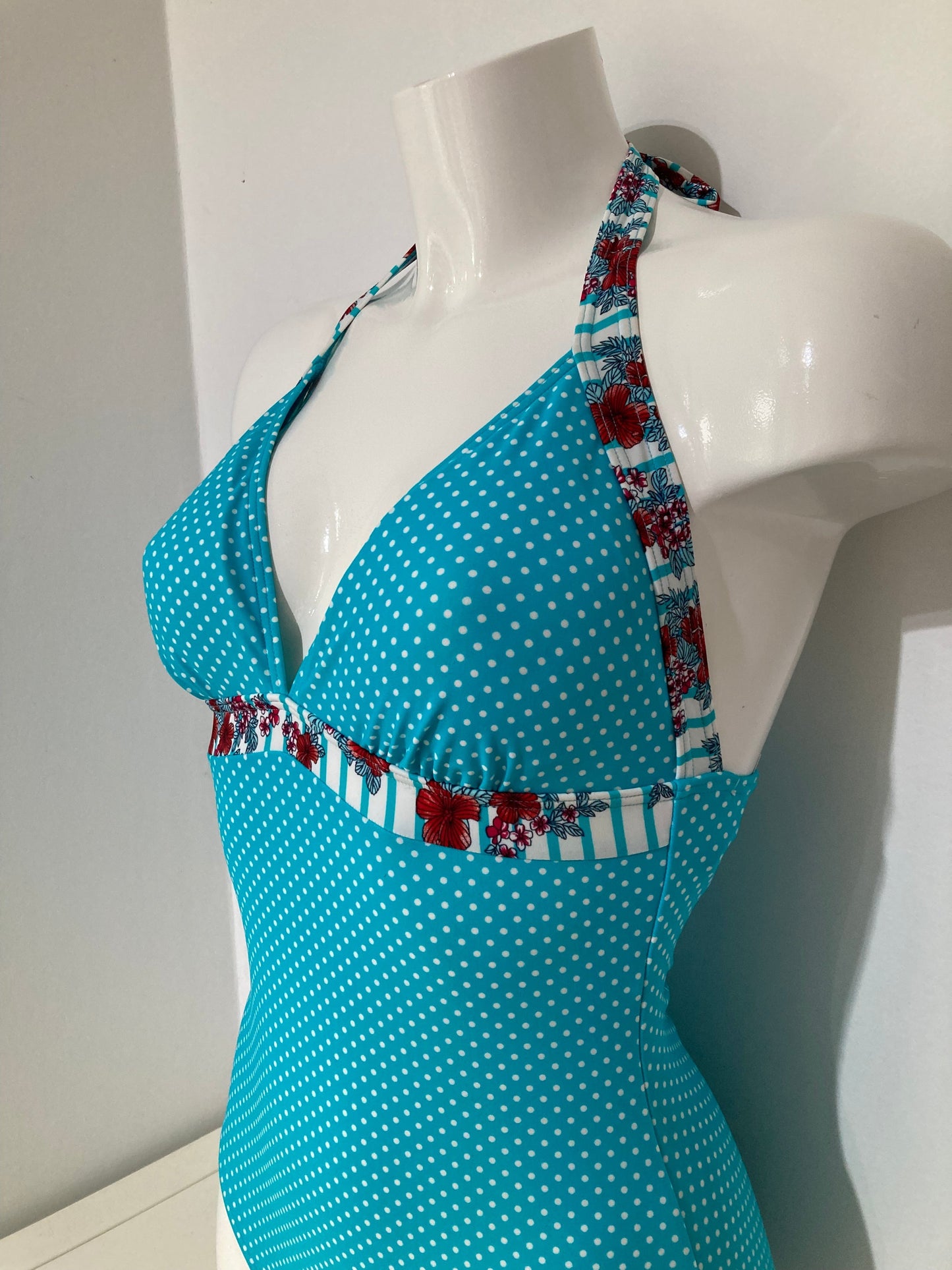 Esprit Broad Beach Padded Badpak – Dames Badpak met Gevoerde Cups