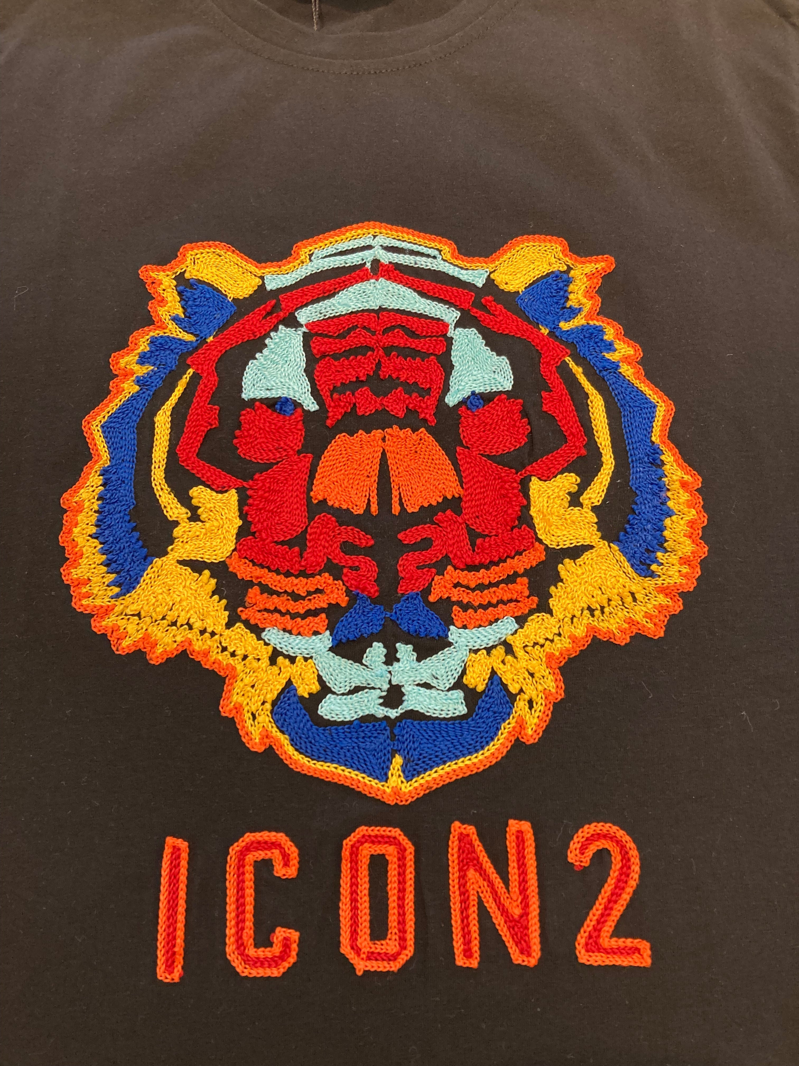 T-shirt zwart met leeuw