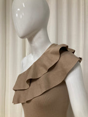 Robe tube asymétrique à volants côtelée beige