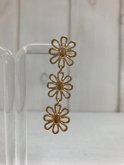 Golden Blossom Oorhangers – Drie Bloemen Luxe Goud