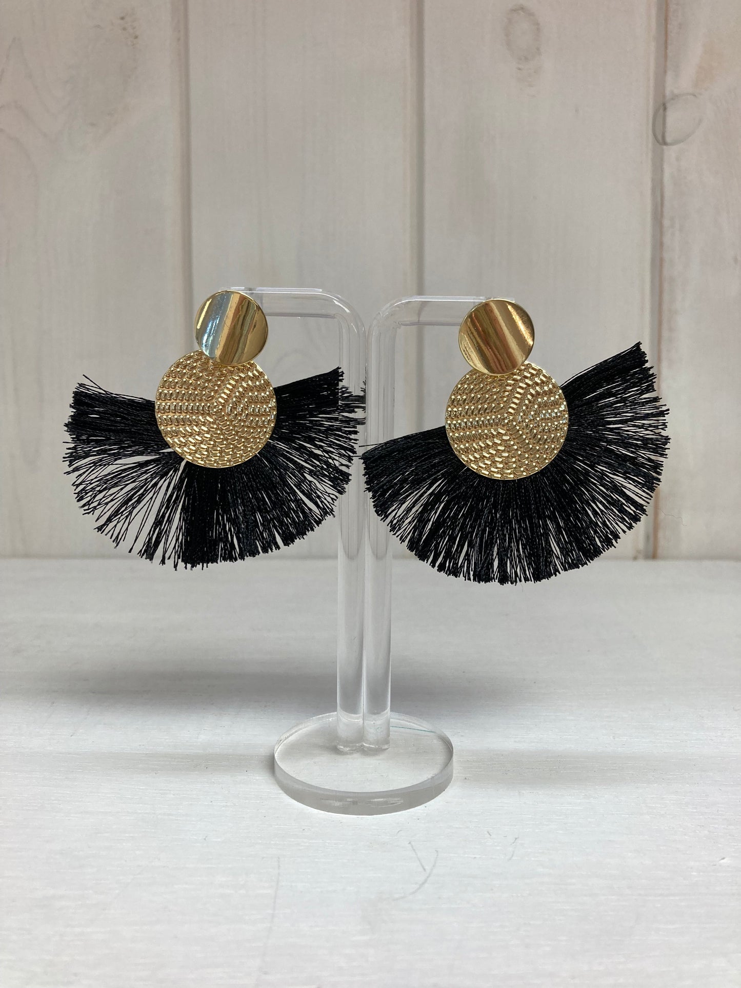 Midnight Breeze Tassel Oorbellen – Zwart & Goud