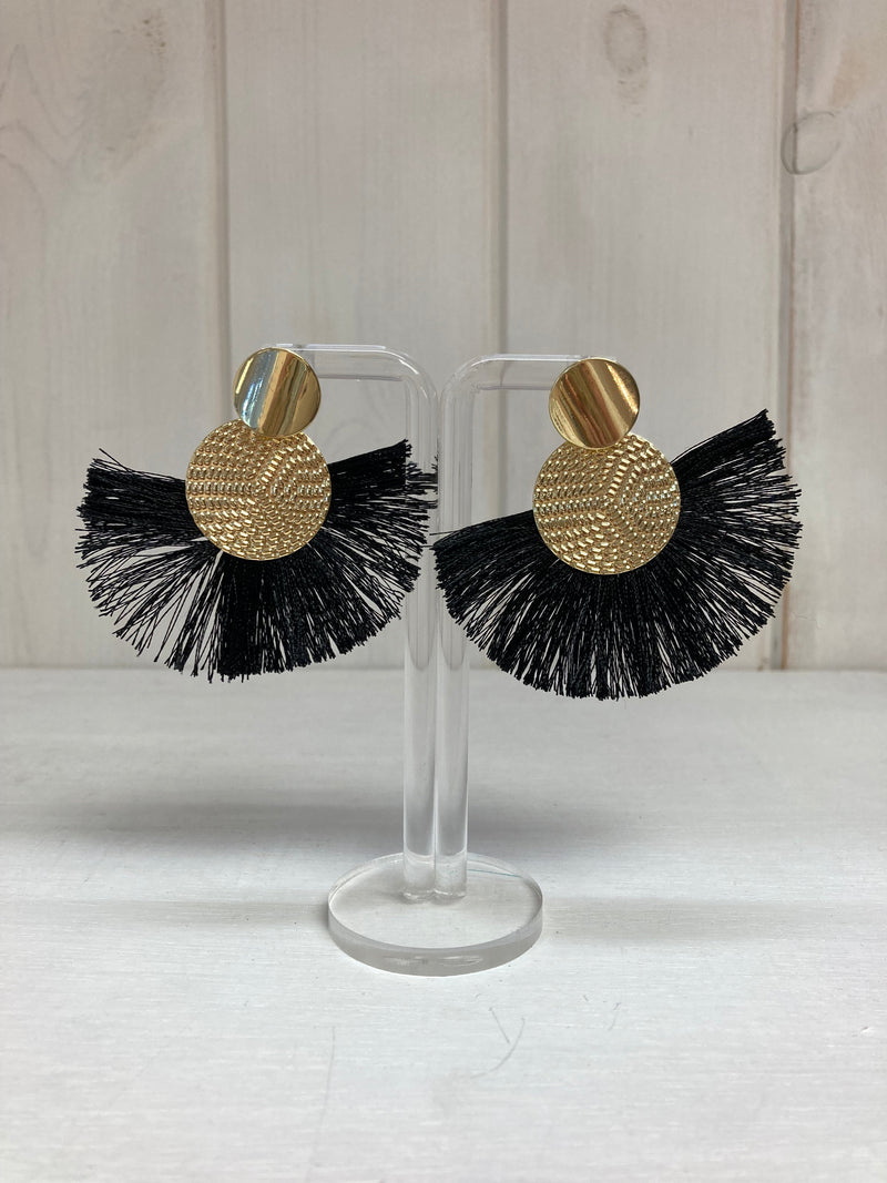 Midnight Breeze Tassel Oorbellen – Zwart & Goud