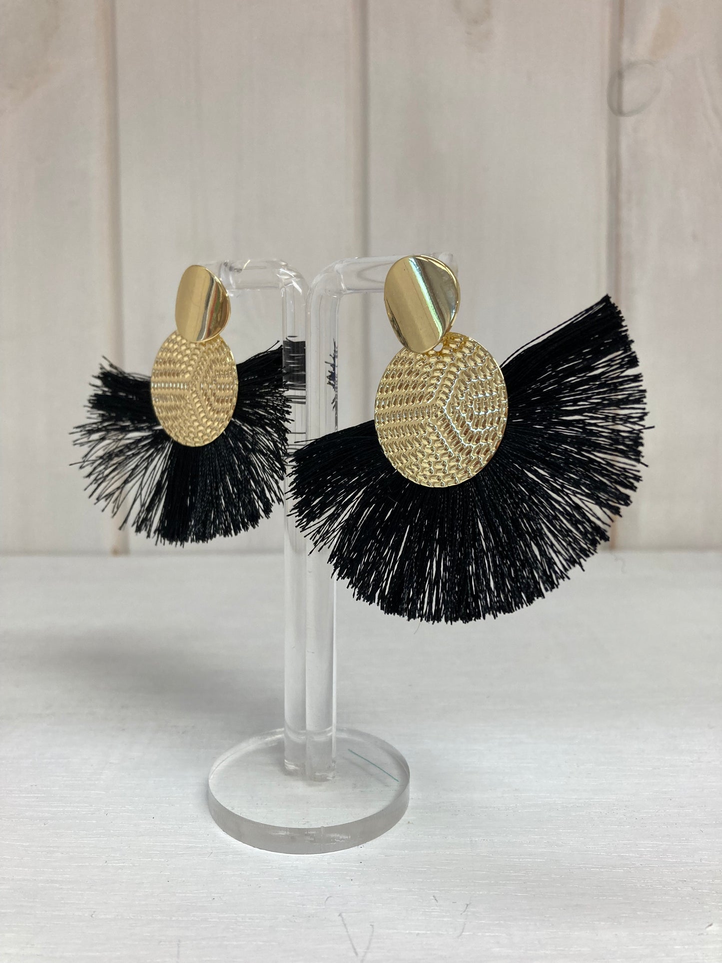 Midnight Breeze Tassel Oorbellen – Zwart & Goud