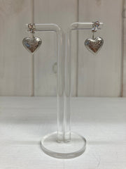 Silver Heart Glow Oorbellen – Luxe Hartjes met Kristal