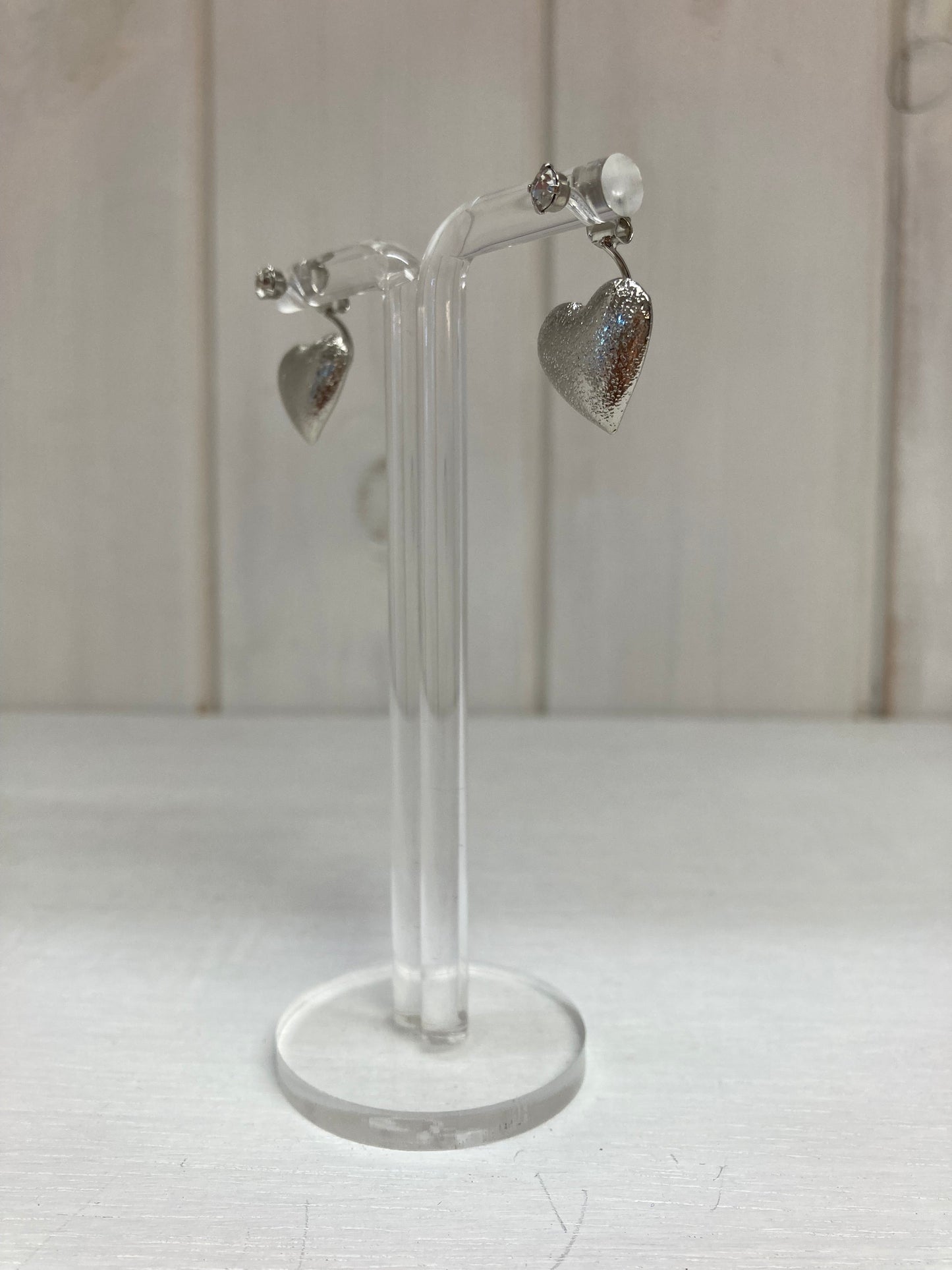 Silver Heart Glow Oorbellen – Luxe Hartjes met Kristal