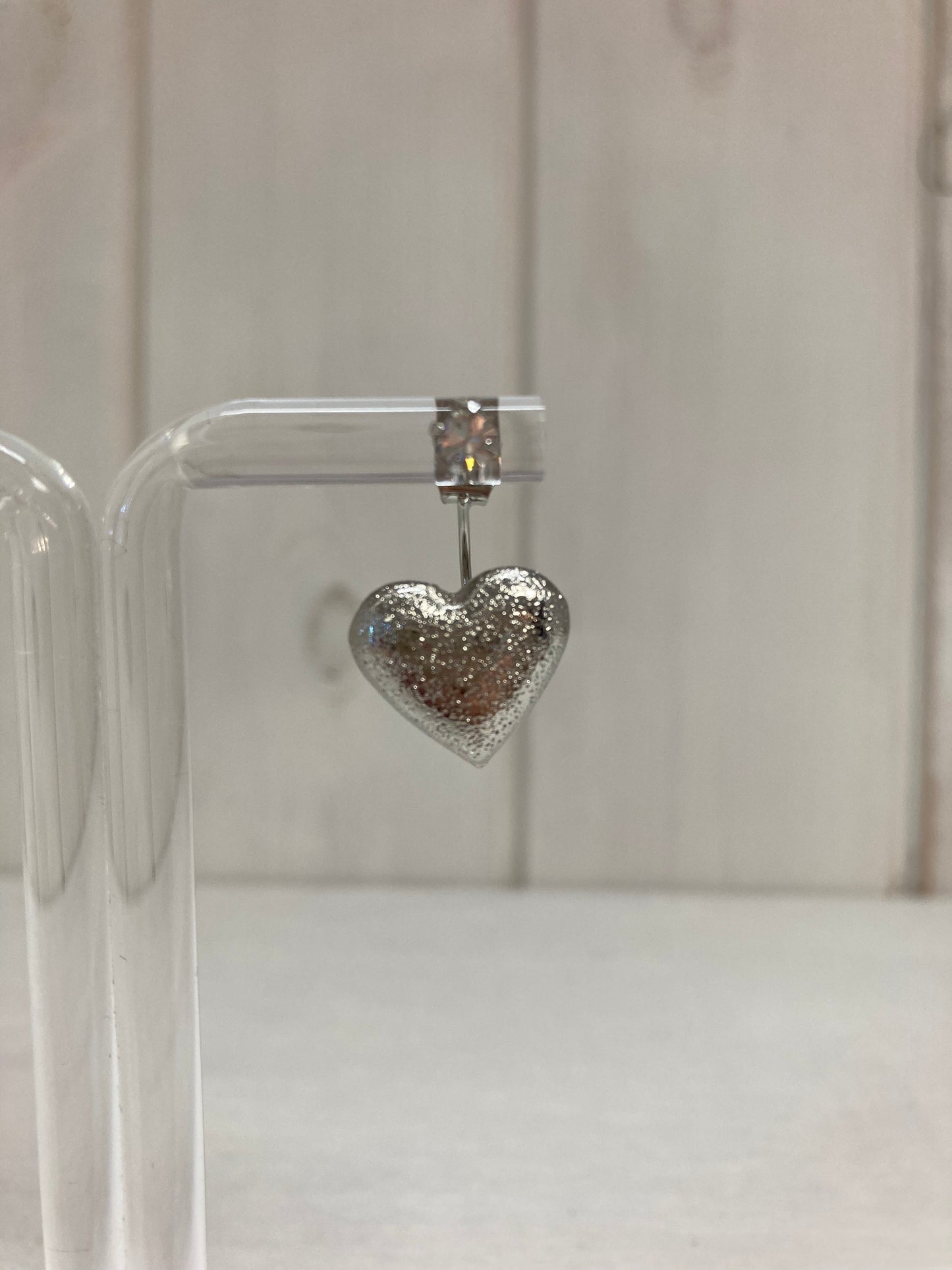 Silver Heart Glow Oorbellen – Luxe Hartjes met Kristal