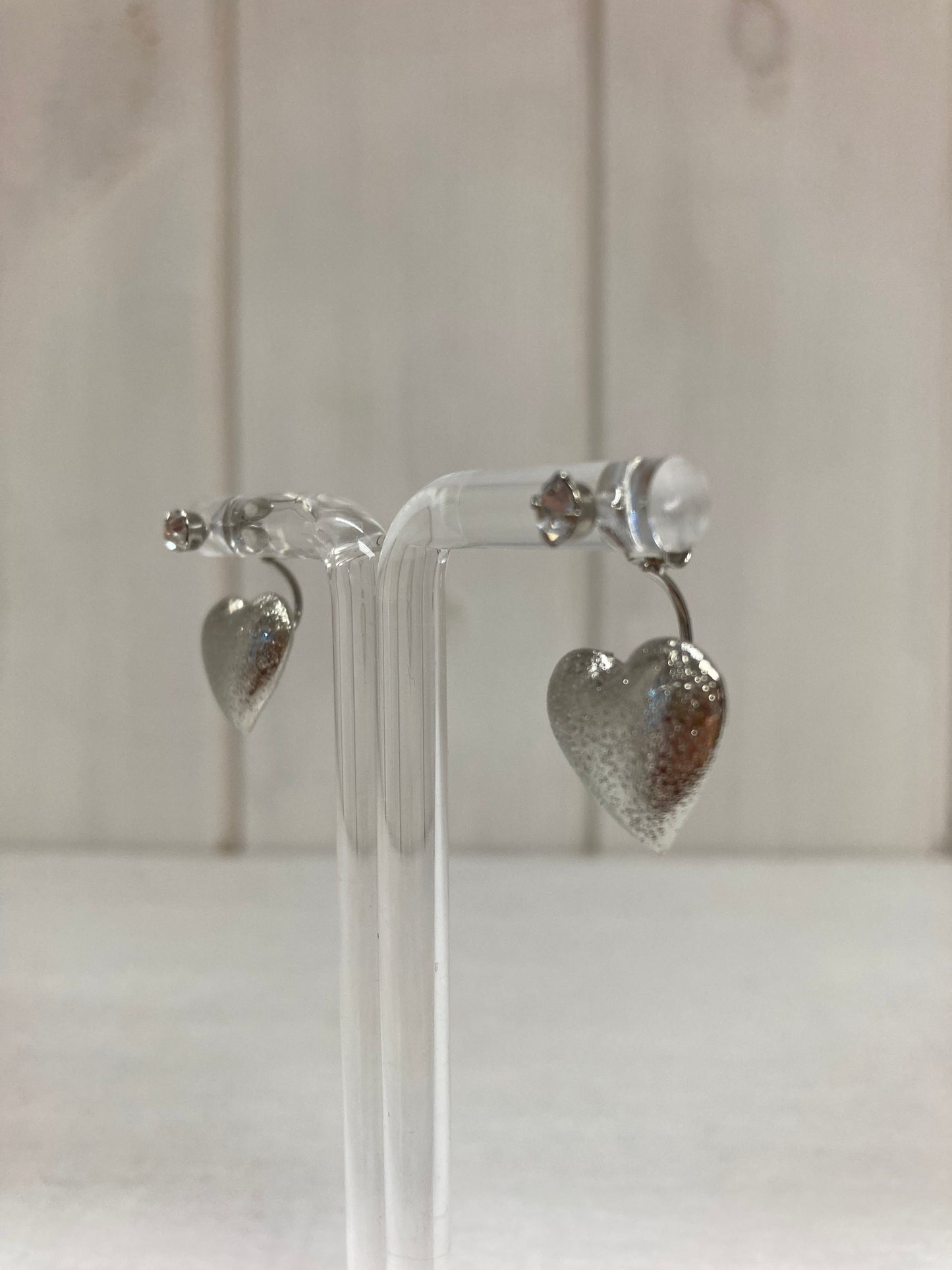 Silver Heart Glow Oorbellen – Luxe Hartjes met Kristal