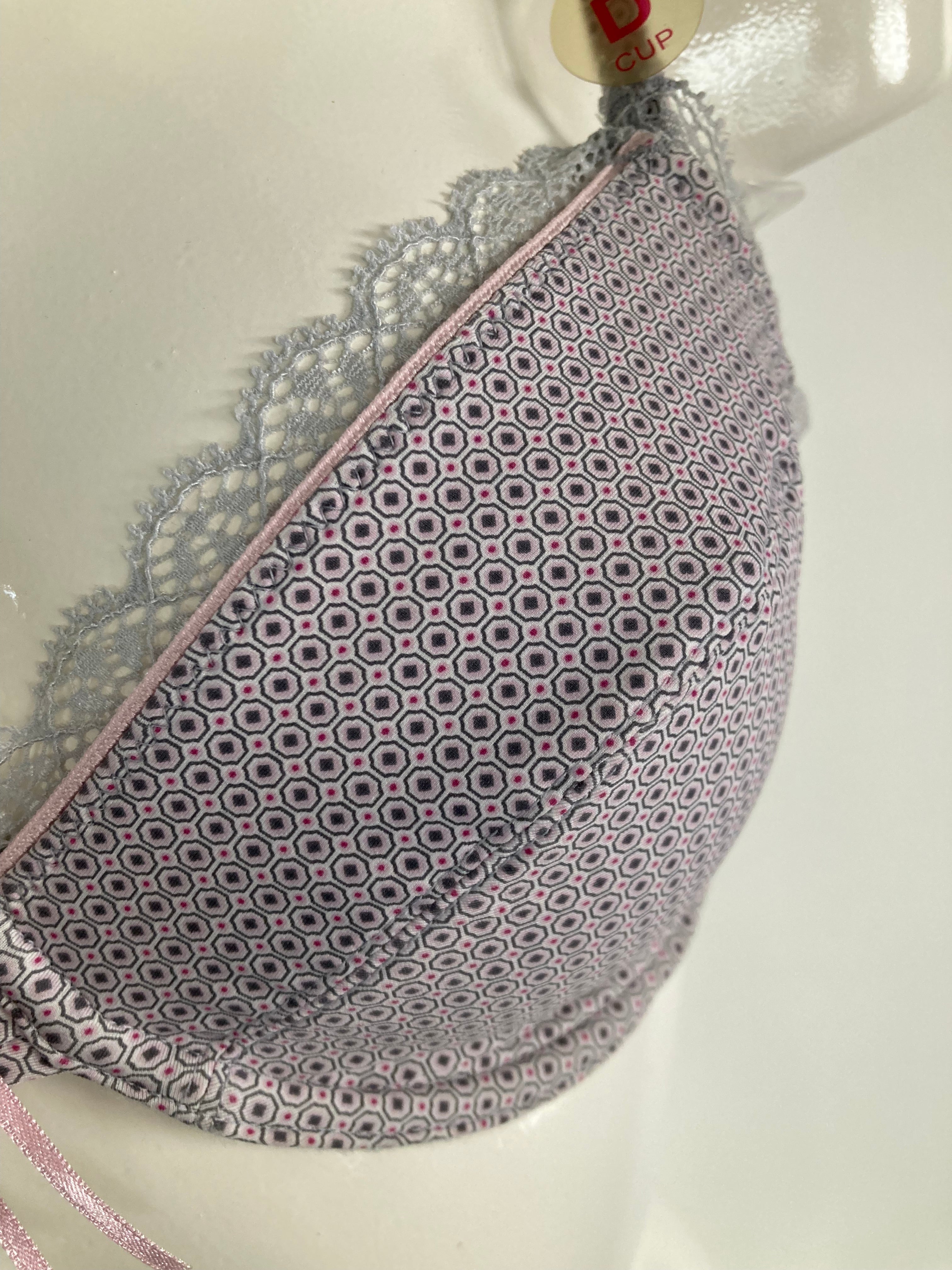 Pinky Padded bra Daily