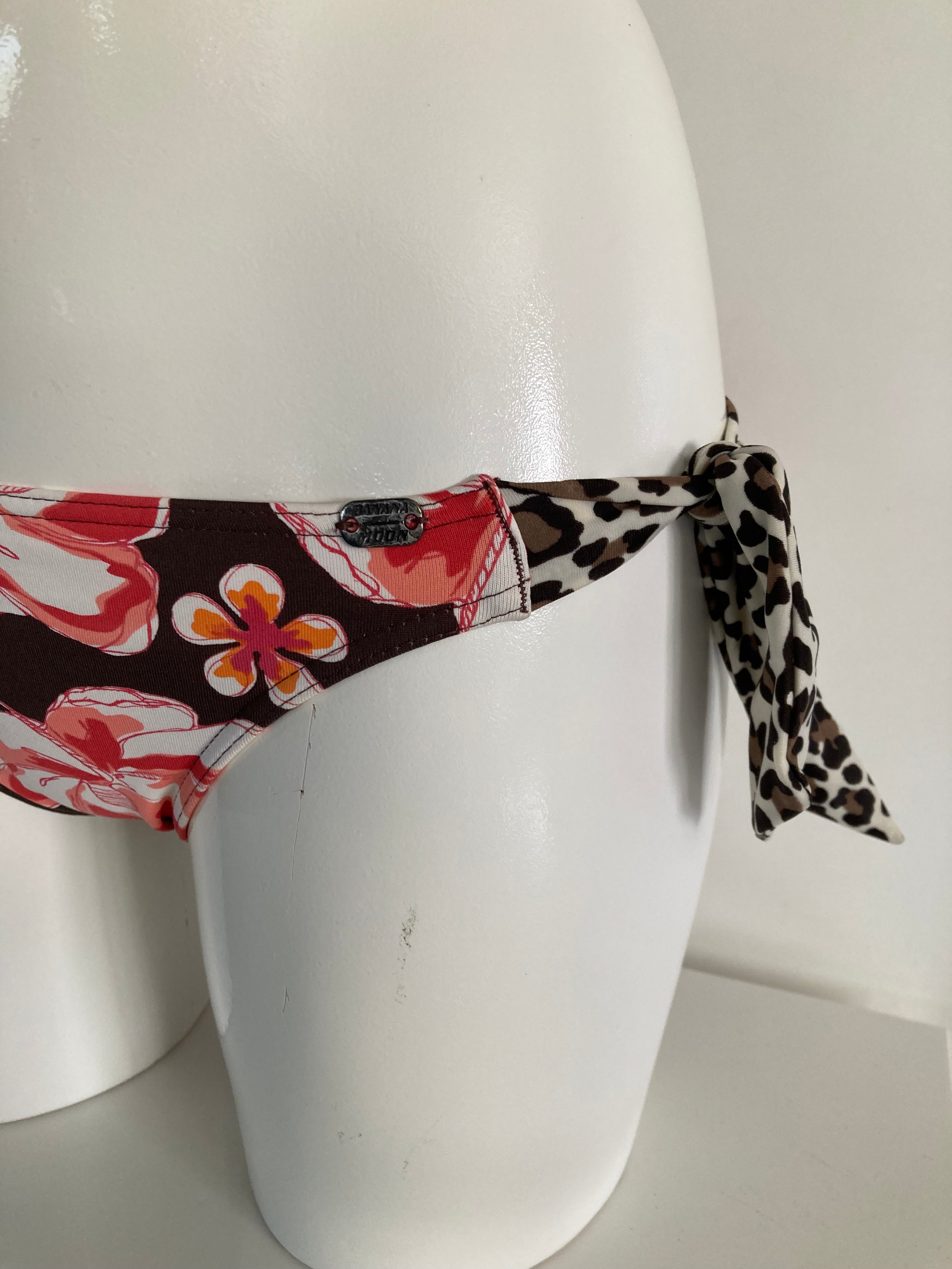Bikini banana moon hawain flower