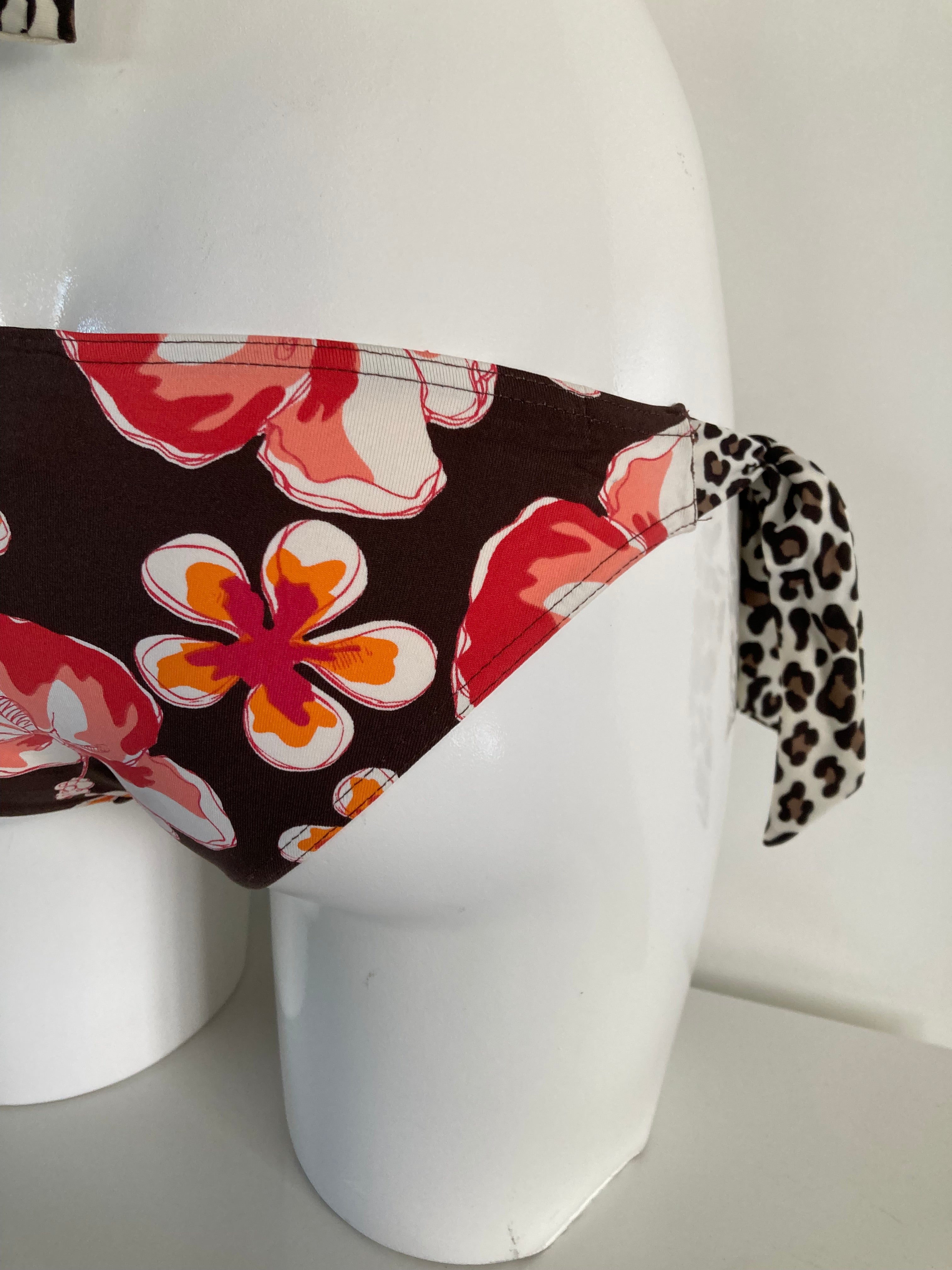 Bikini banana moon hawain flower