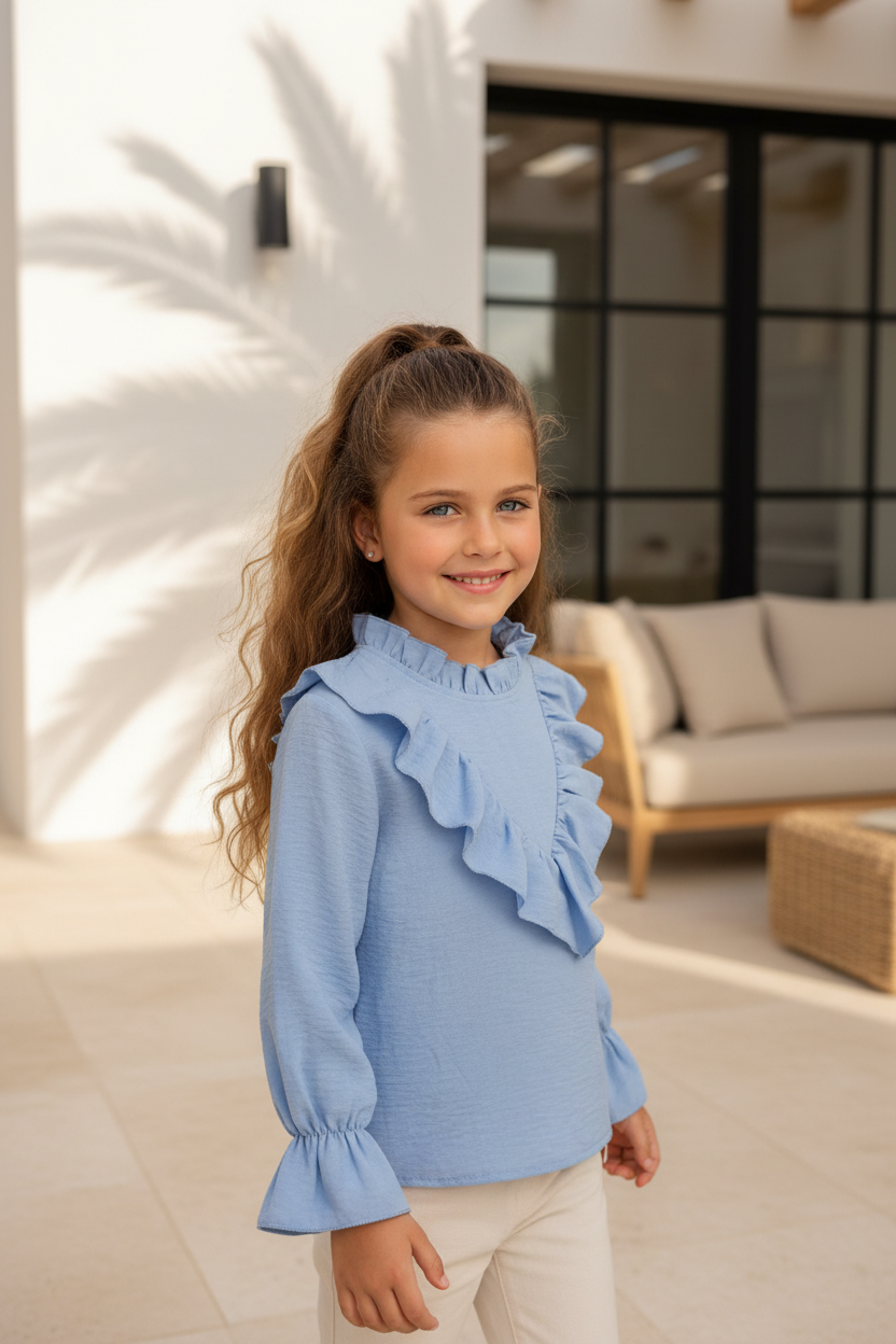 Mini Mignon Lichtblauwe Meisjesblouse met Ruches
