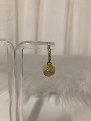 Pearl Blossom Hoops – Gouden Oorbellen met Parelbloem