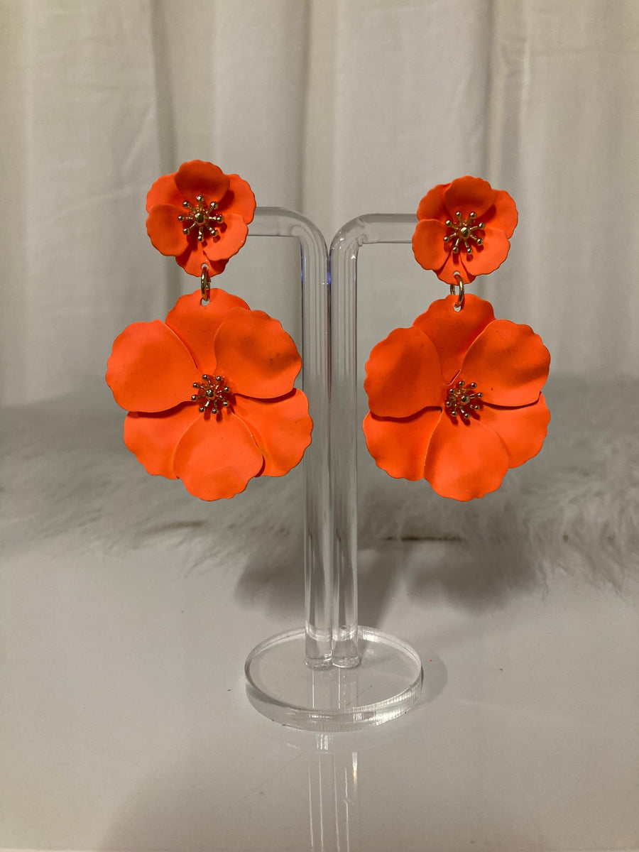 Coral Blossom Statement Oorbellen – Oranje Bloemenoorbellen