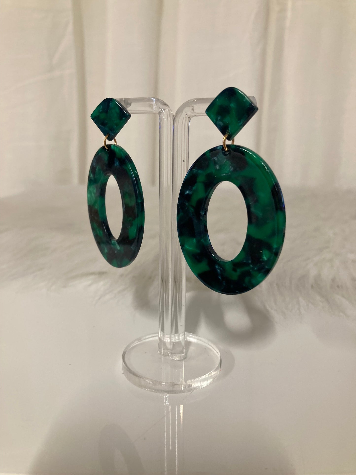 Emerald Tortoise Statement Oorbellen – Groen Gemarmerd Design