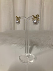 Boucles d'oreilles élégantes nœud de perle – Nœud doré avec perle