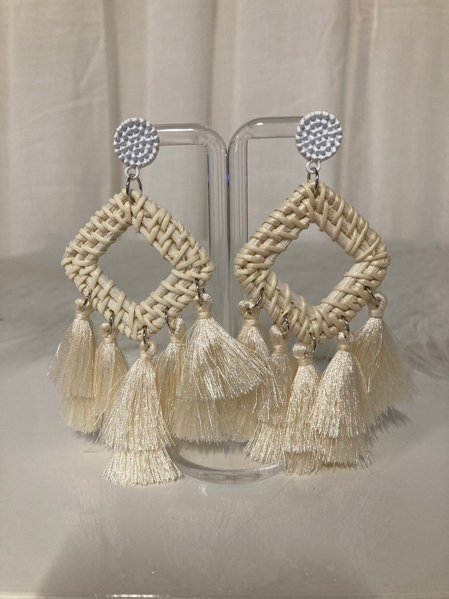 Ibiza Tassel Luxe Oorbellen – Crème Boho Statement