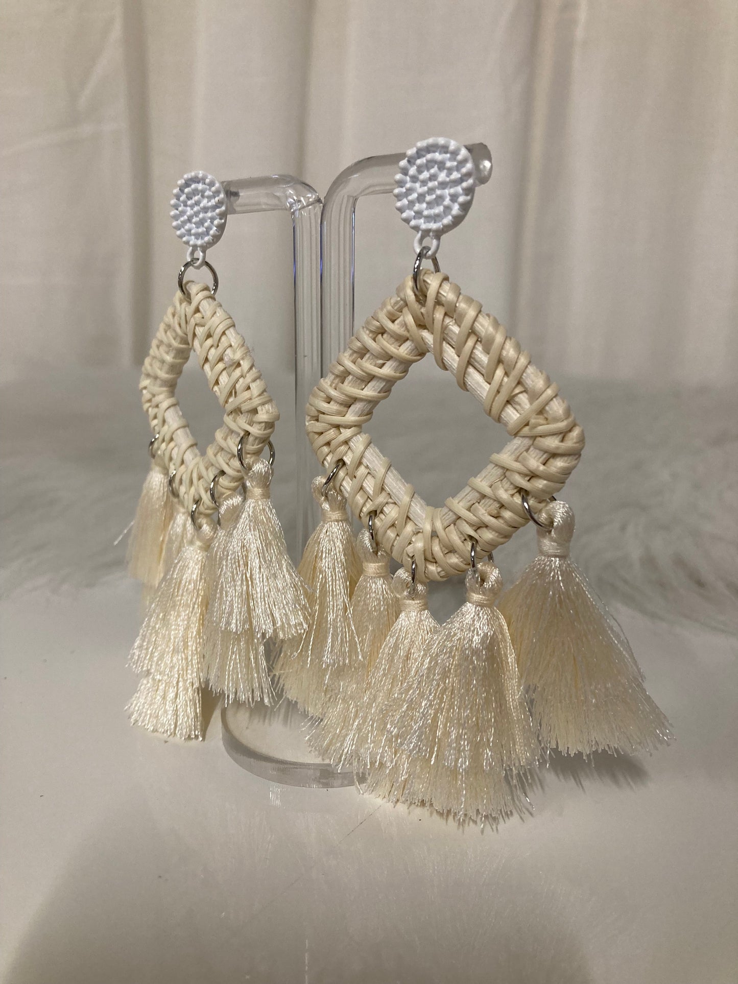 Ibiza Tassel Luxe Oorbellen – Crème Boho Statement