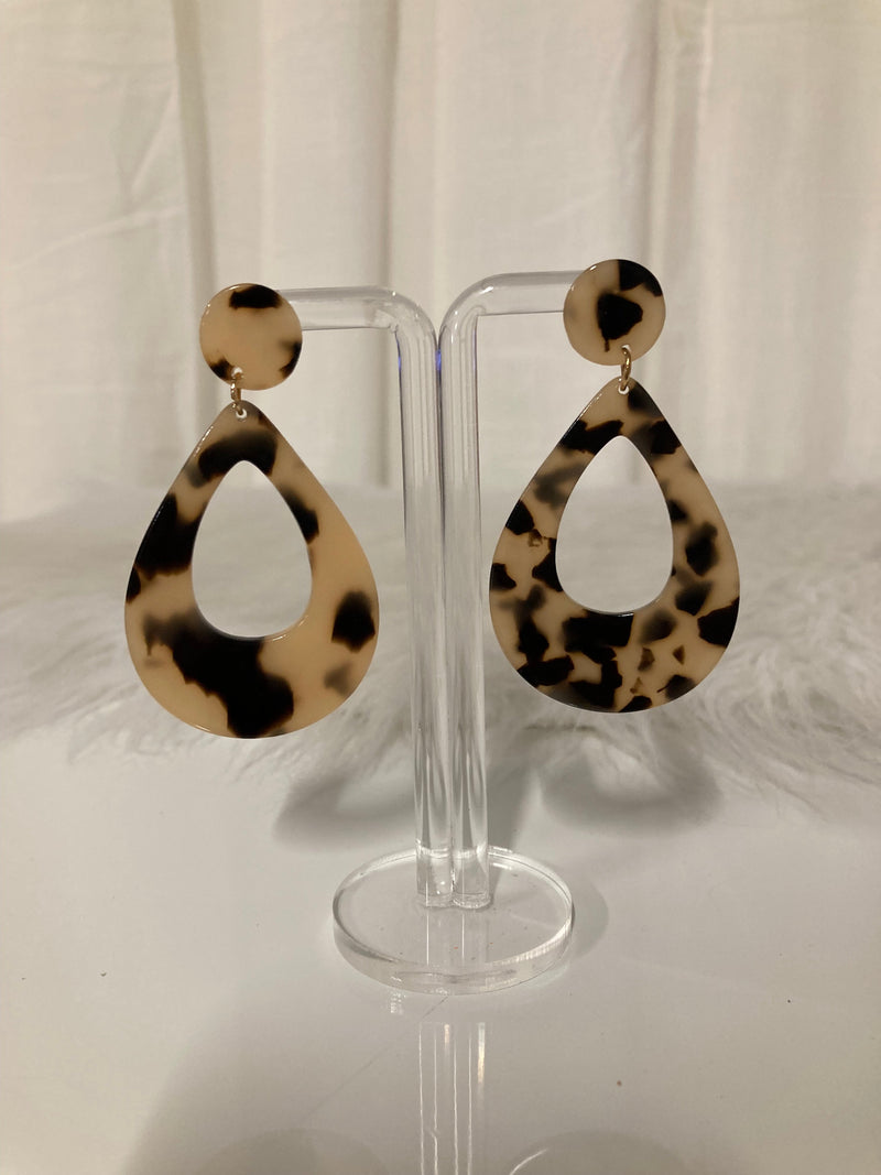 Boucles d'oreilles pendantes Monaco Tortoise – Design luxueux et audacieux