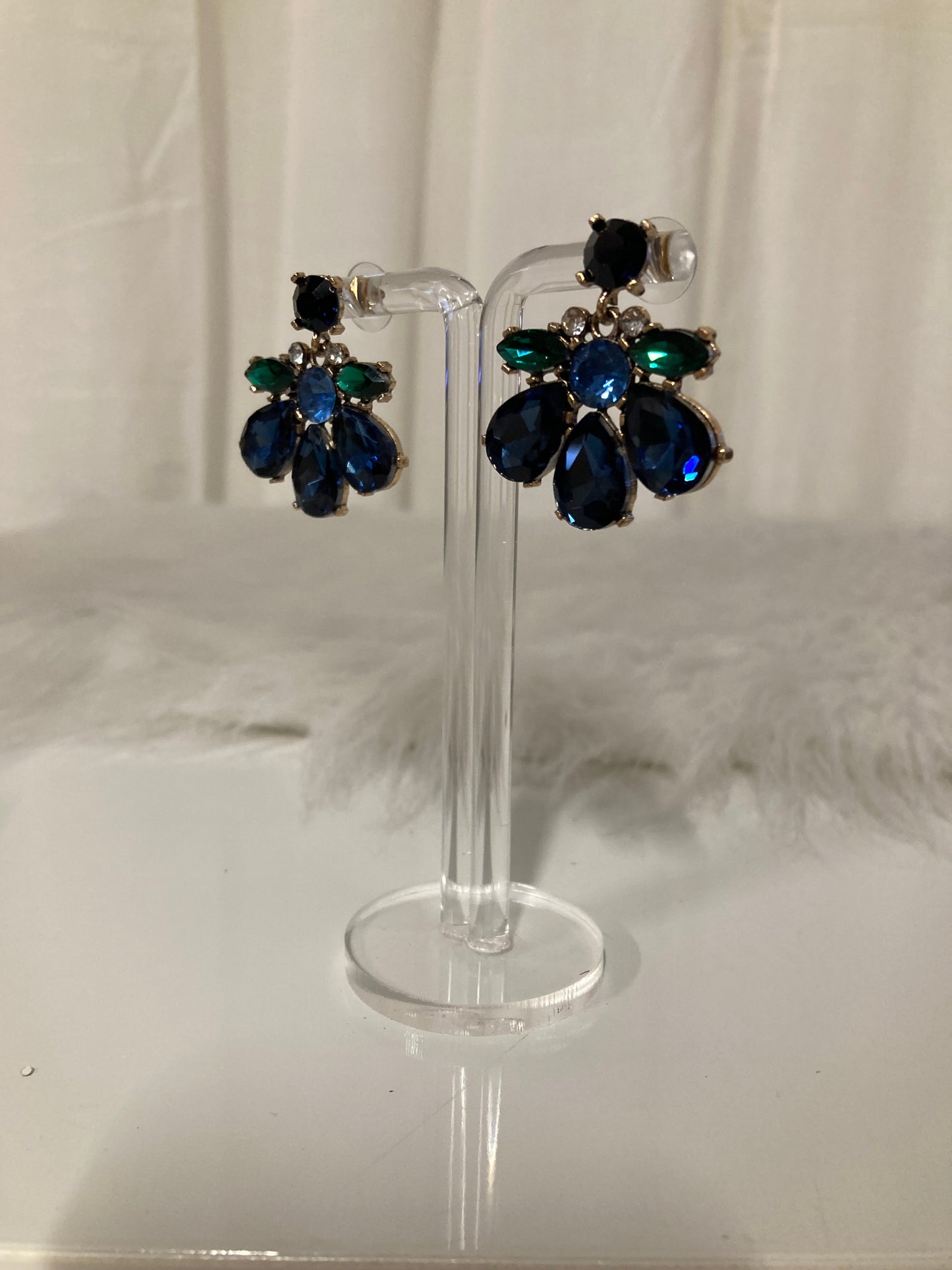 Amelia Pearl Glow Oorstuds – Goudkleurig Stainless Steel
