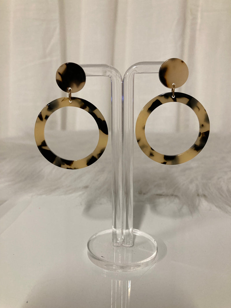 Monaco Tortoise Hoops – Beige Statement Oorbellen