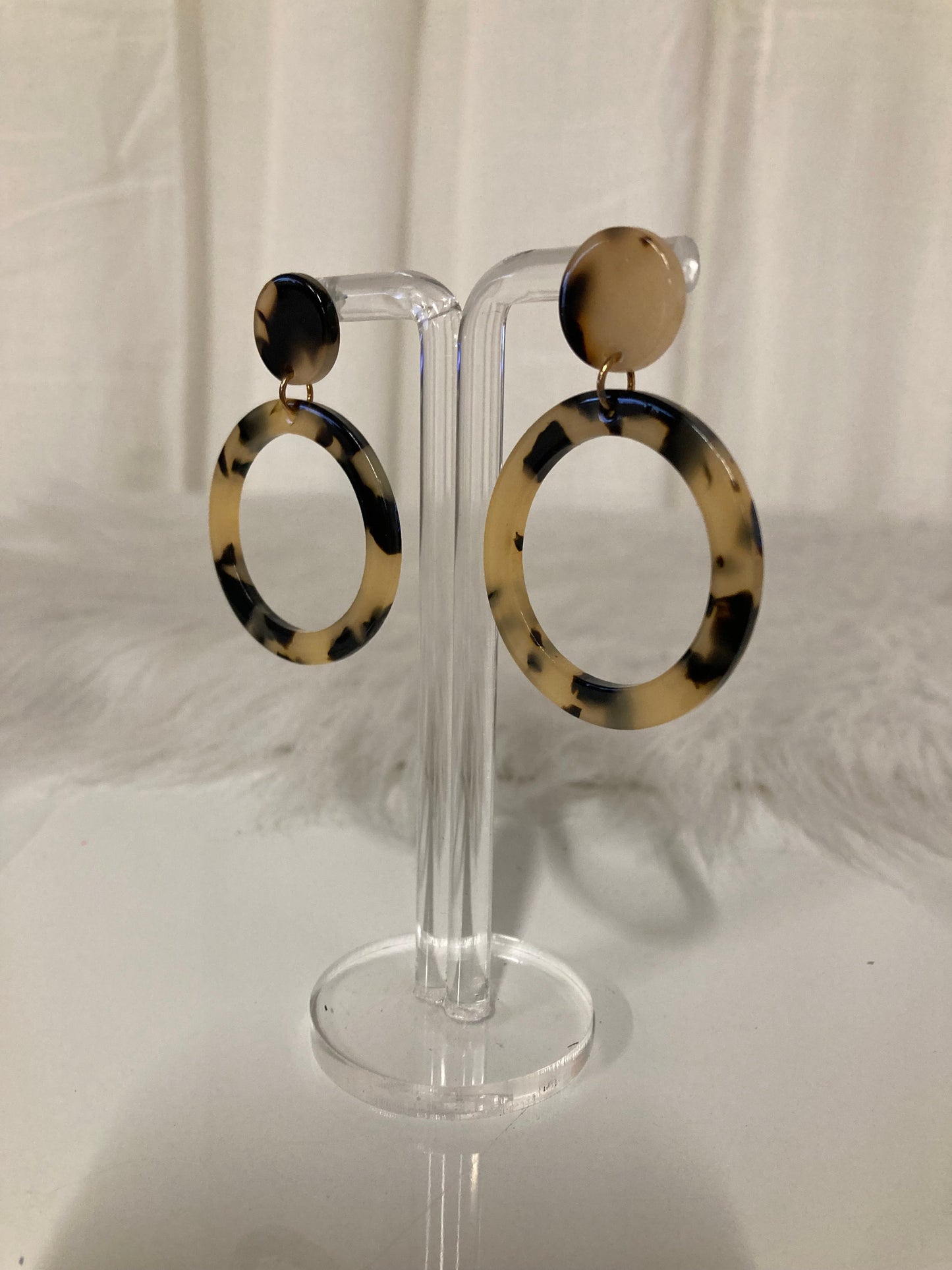 Monaco Tortoise Hoops – Beige Statement Oorbellen