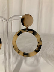 Monaco Tortoise Hoops – Beige Statement Oorbellen