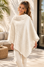 Promise Dames Poncho Crème met Fluffy Kraag – One Size 1