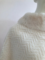 Promise Dames Poncho Crème met Fluffy Kraag – One Size 1