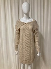 Yehwang Beige Kabelgebreide Trui-jurk met Off-shoulder Halslijn