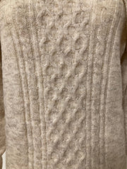 Yehwang Beige Kabelgebreide Trui-jurk met Off-shoulder Halslijn