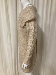 Yehwang Beige Kabelgebreide Trui-jurk met Off-shoulder Halslijn